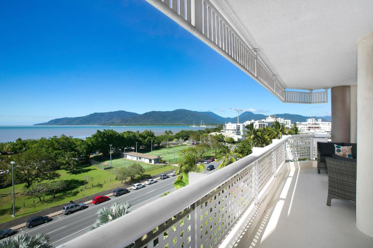 Cairns Luxury Seafront Apartment Екстериор снимка