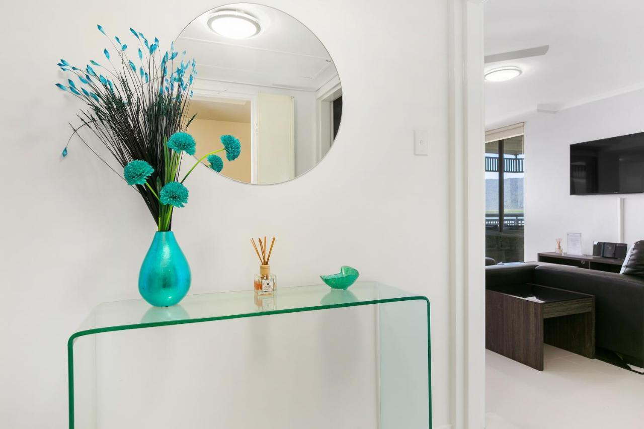 Cairns Luxury Seafront Apartment Екстериор снимка